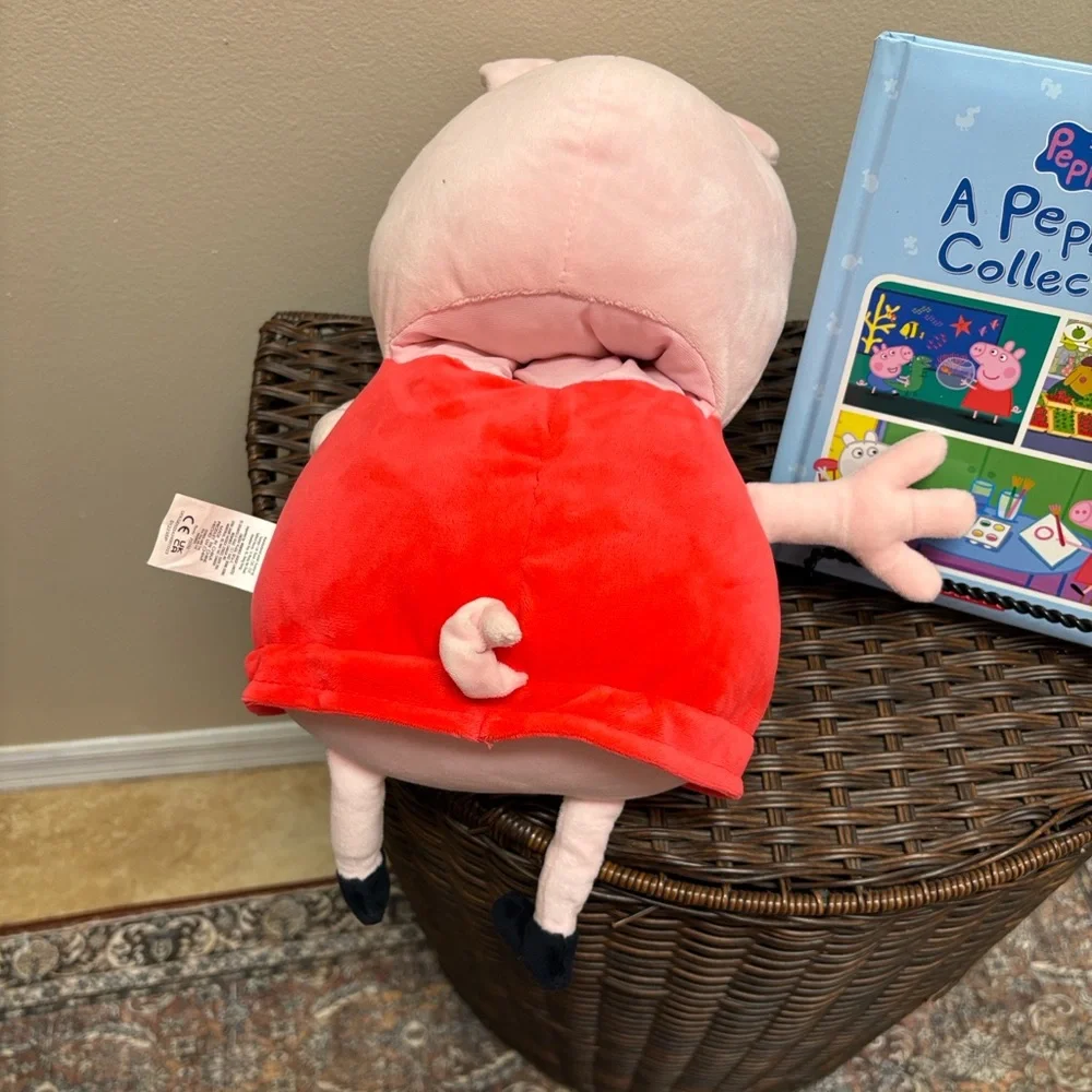 /Peppa Pig Plush and Book Bundle
